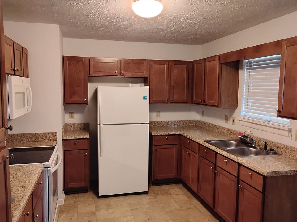 1st image of 409 Hadley Ct