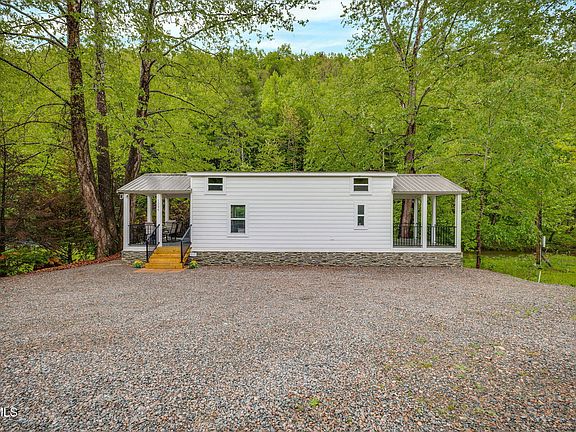 5th image of 1226 Doe Creek Rd