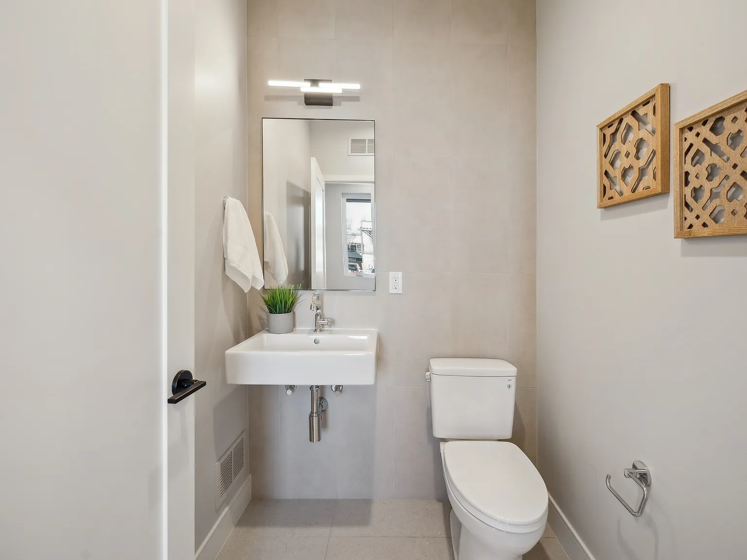 2 bed, 1234 sqft, $3,400 — Photo 3