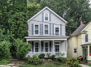 2053 N Main St, Dubuque, IA 52001