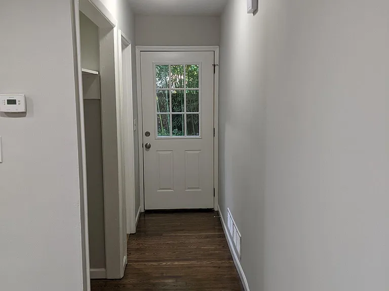 2036 Kenwood Pl SE — Photo 11