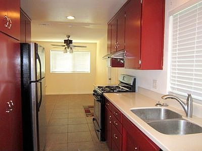 5th image of 964 E Yorkshire Dr