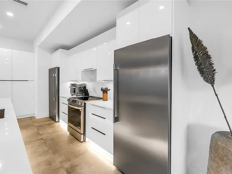 2065 Goldenrod St — Photo 20