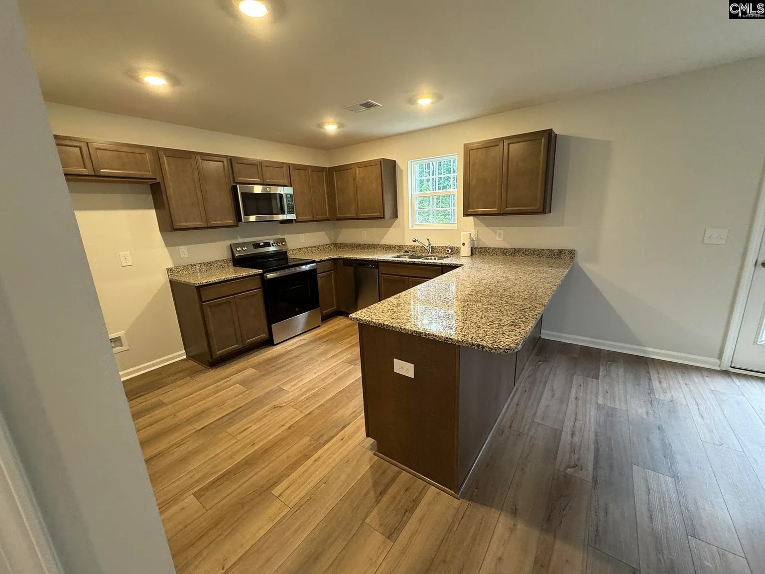 4 bed, 1786 sqft, $2,075 — Photo 4