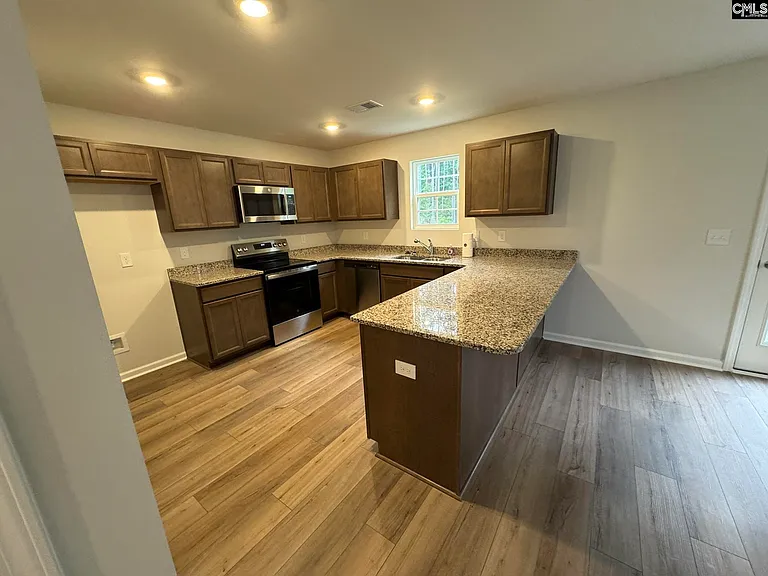 6023 Edgemont Ct — Photo 4