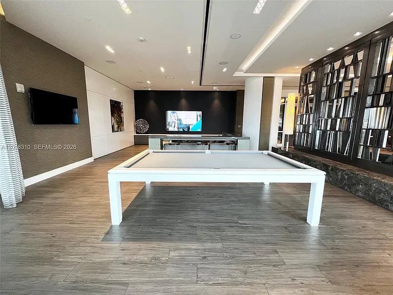 17111 Biscayne Blvd #1102 — Photo 26