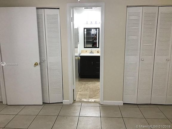 4th image of 10086 Twin Lakes Dr