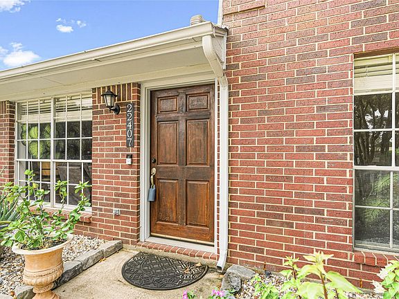3rd image of 22407 Rangeview Dr