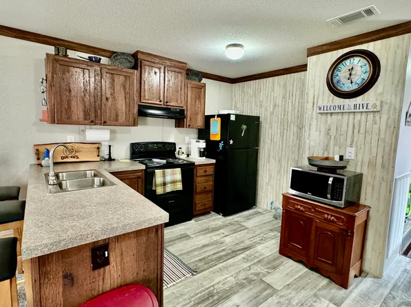 106 POINCIANA Drive, Interlachen, FL 32148