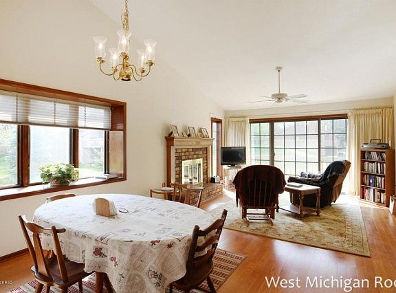 3rd image of 3424 Eagle Circle Ct NE #21