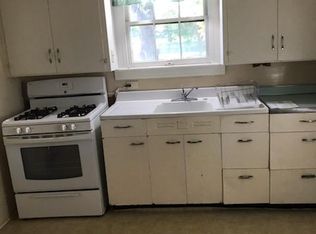 3211 Maple Ave, Groves, TX 77619