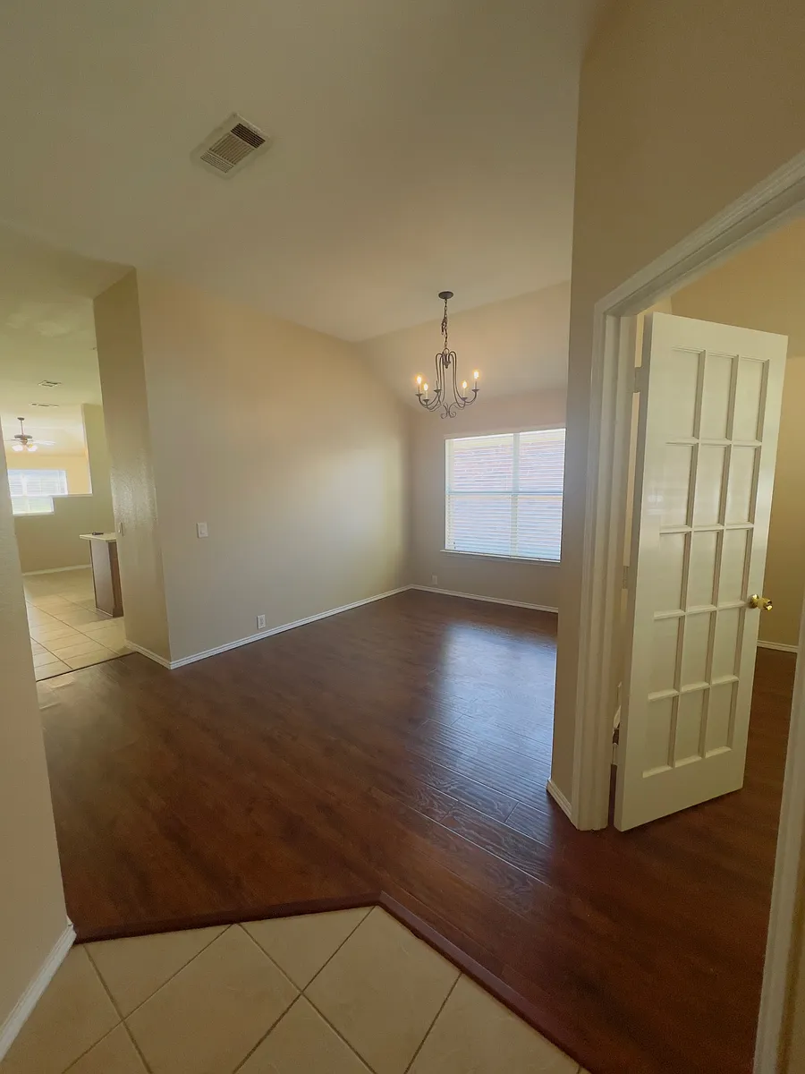 Building Photo - 8720 Chisholm Trl