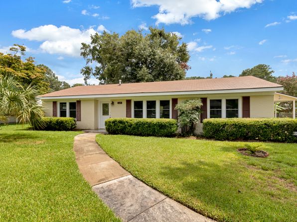 319 Tanglewood Rd