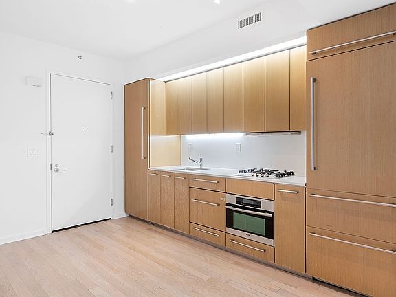 5th image of 340 E 23rd St APT 5F