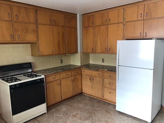 Stove and refrigerator included
