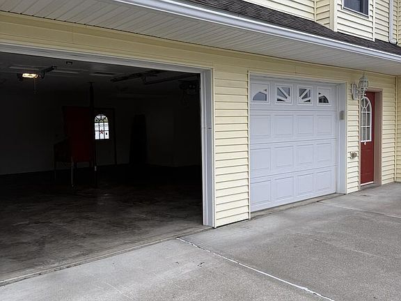 3rd image of 260 Brookside Dr
