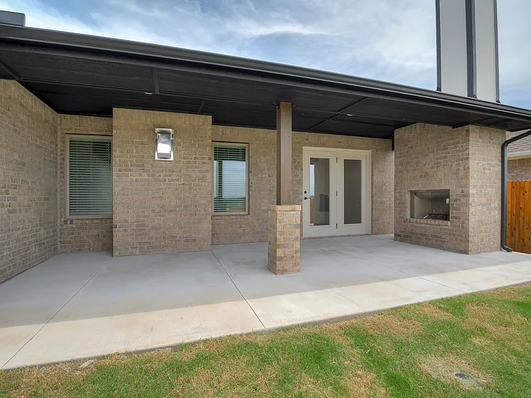 3241 Mangrove Dr — Photo 9