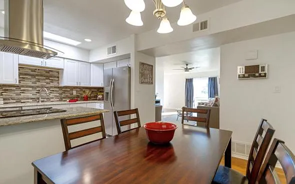 1231 E Maryland Ave #B — Photo 16