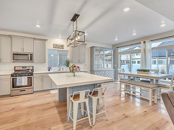 5th image of 58 E Inlet Spring Dr