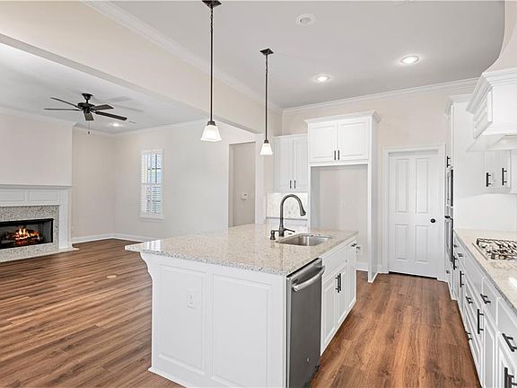 3rd image of 2032 Prestwood Ln