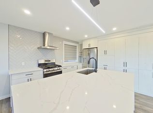 2118 53rd St SW, Edmonton, AB T6X 1X3