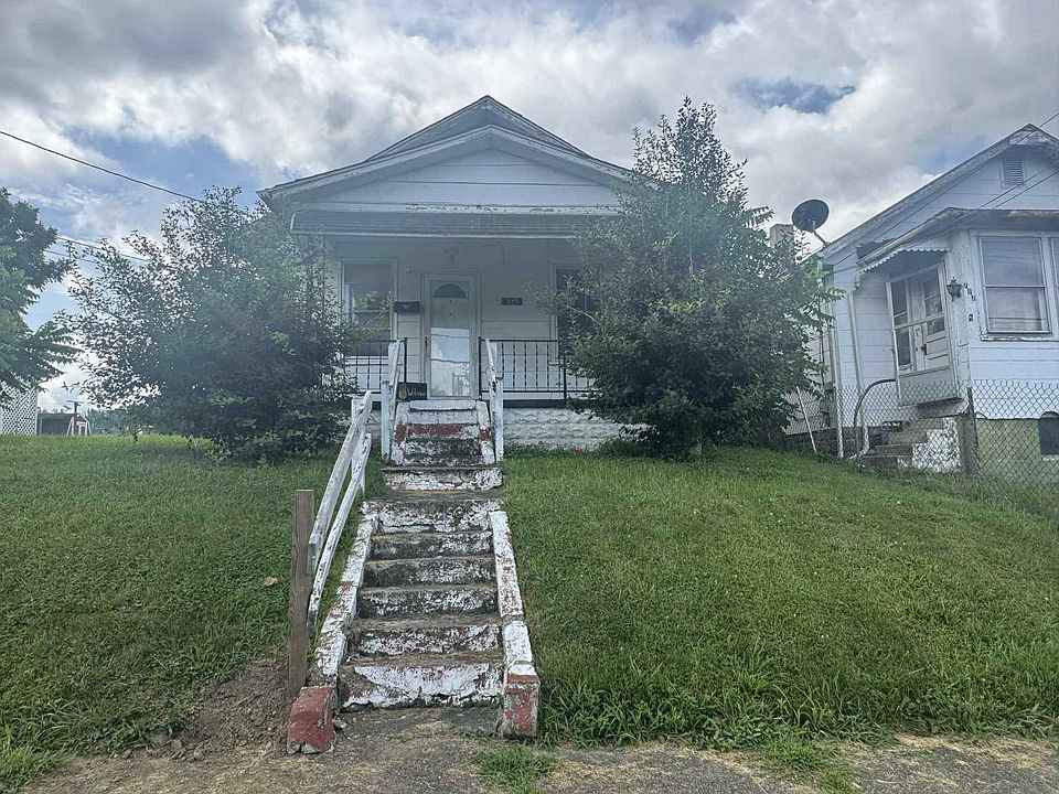 2nd image of 715 Jackson Ave