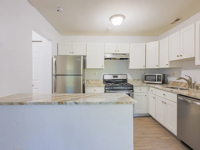 404 Diamond Dr #404 — Photo 8
