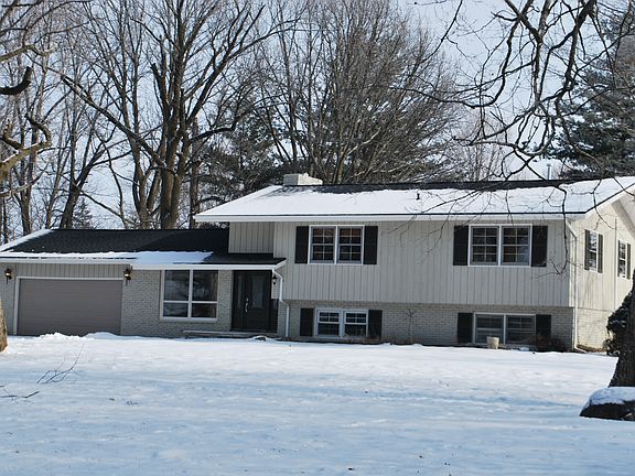 3rd image of 6608 N Brenda Ln