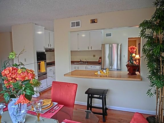 3rd image of 1164 Donington Dr
