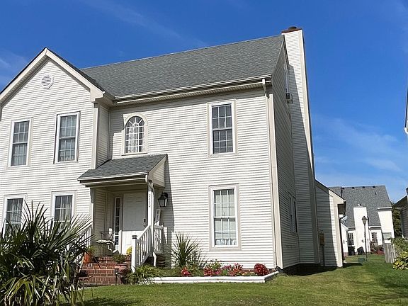 2nd image of 2800 Middle Towne Cres