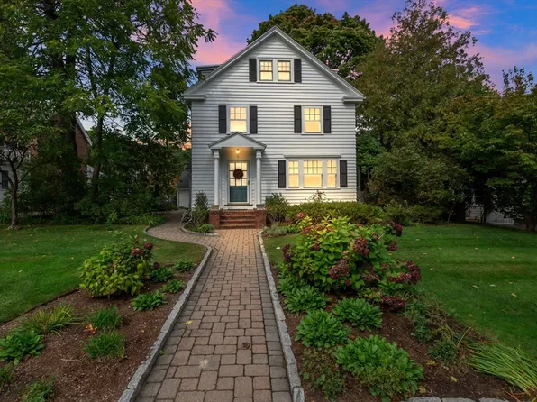 3 William St, Andover, MA 01810