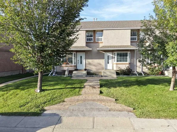 636 52nd Ave S #7, Claresholm, AB T0L 0T0