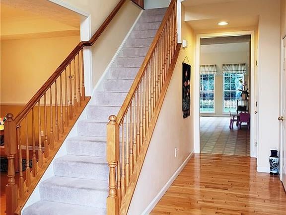 2nd image of 10689 Glen Abbey Dr