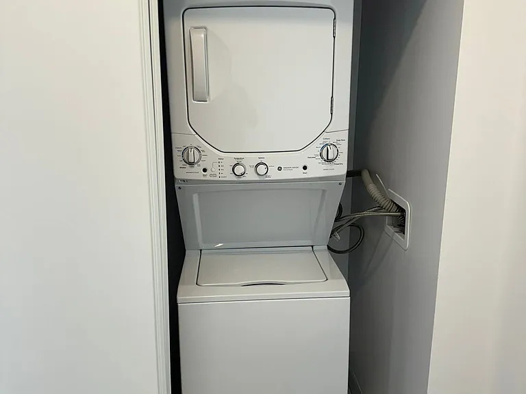 500 Dupont St #315 — Photo 3