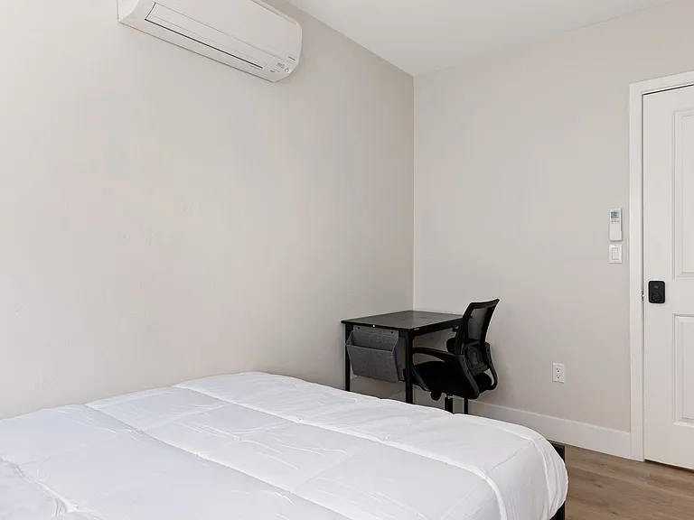 1709 Kelton Ave — Photo 34