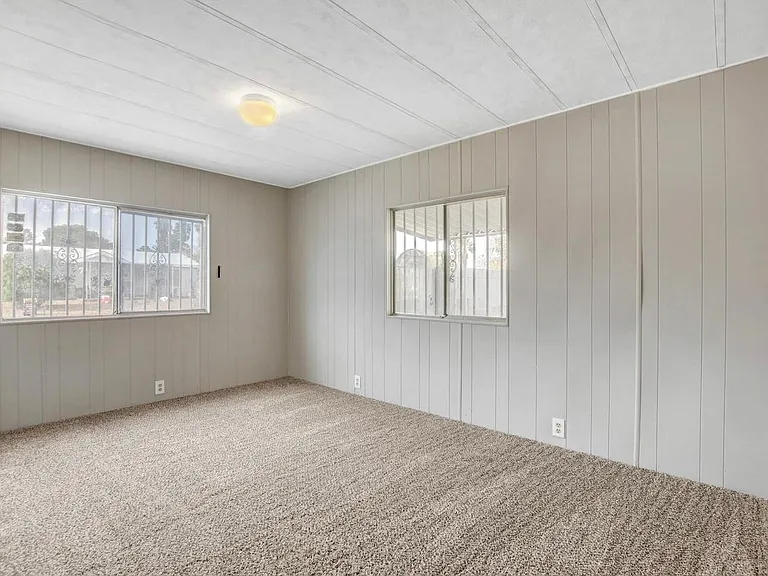 136 Sir Thomas Dr — Photo 25