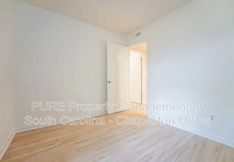 312 Macgregor Dr — Photo 17