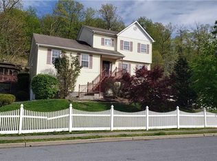 5 Chester Acres Blvd, Chester, NY 10918