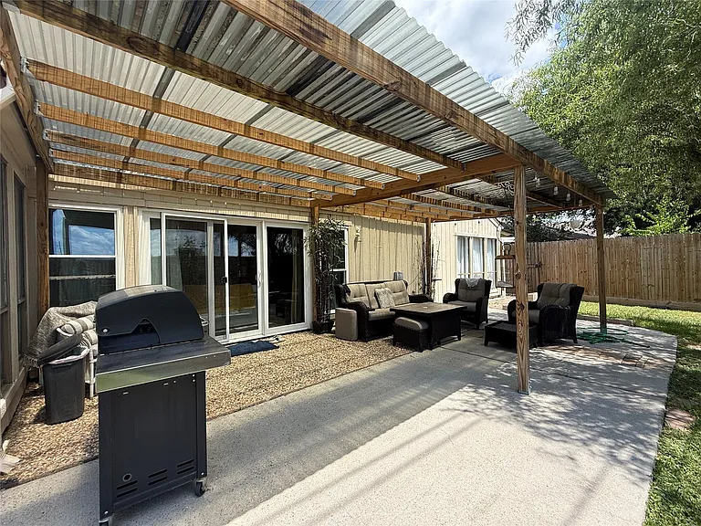 2358 Binley Dr — Photo 36
