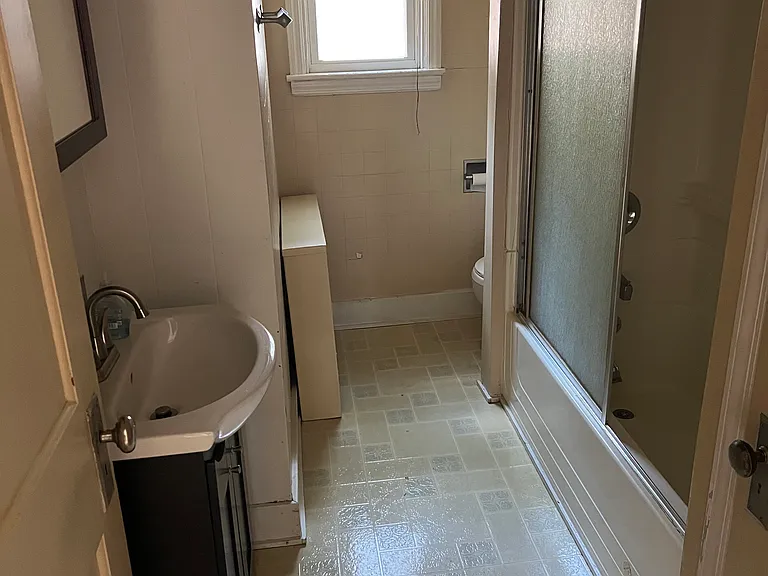 810 W Main St #1 — Photo 4