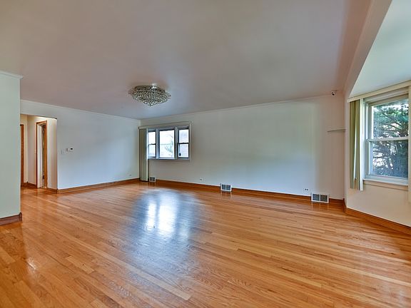 3rd image of 8223 N Kostner Ave