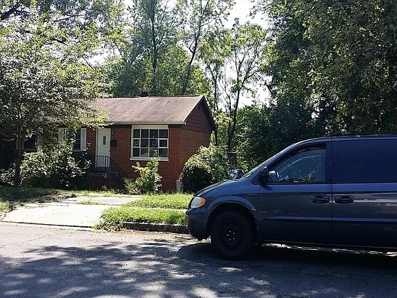 3rd image of 14117 Essex Dr