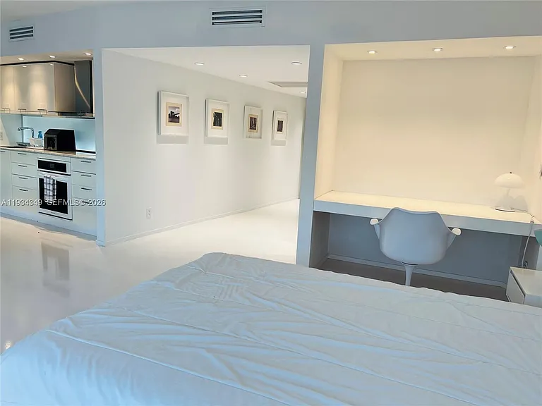 900 Bay Dr #315 — Photo 13