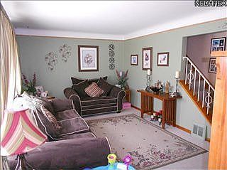 3rd image of 1622 Hawthorne Dr