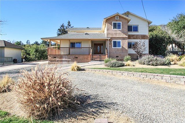 1st image of 2475 Vista Dr