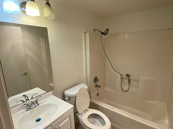 4th image of 1400 Talmadge St #103