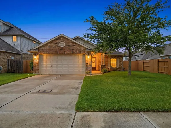 2120 Llerena Ln, League City, TX 77573