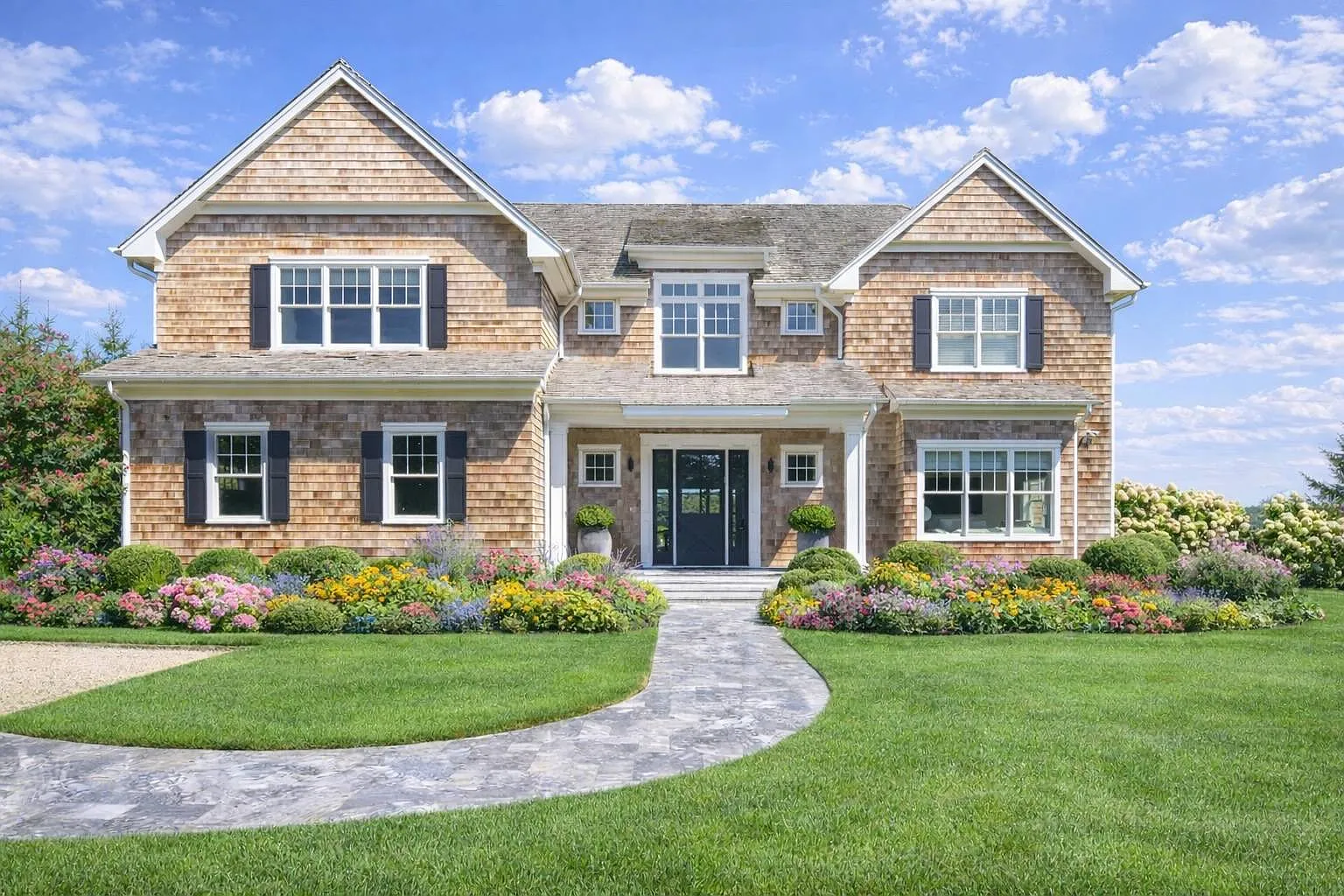 Water Mill Estate with Panoramic Farm Field Views — Photo 2