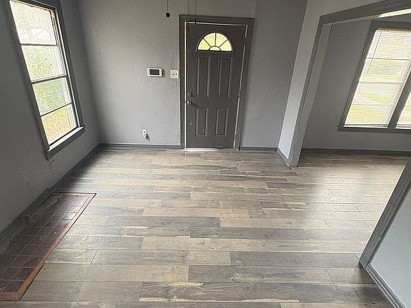 2nd image of 2833 Morningside Dr