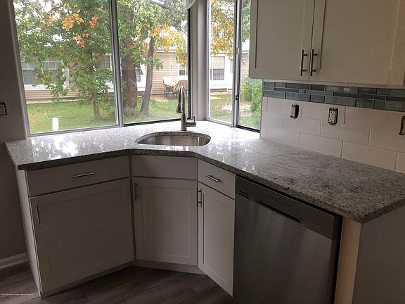 3rd image of 995A Buckingham Dr
